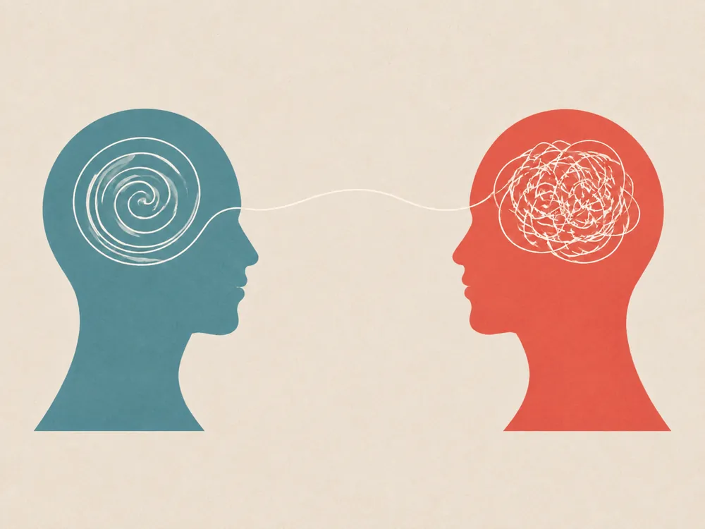 Ilustración de dos siluetas de cabeza conectadas por una línea: una con los pensamientos enredados, la otra con una espiral serena